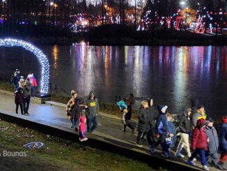 A beautiful walk on Lake Lafarge in Coquitlam at Christmas - Photo By Thanasis Bounas