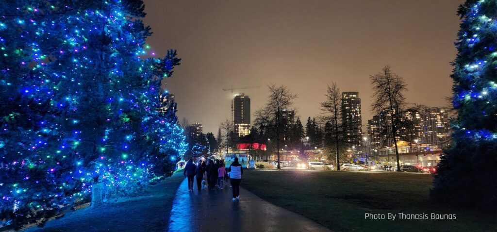 A beautiful walk on Lake Lafarge in Coquitlam at Christmas - Photo By Thanasis Bounas