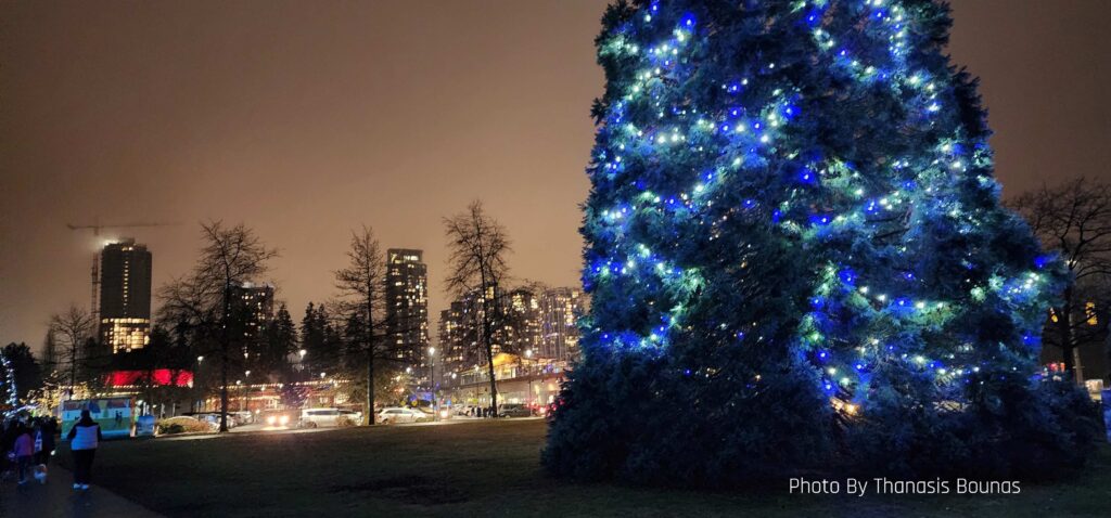 A beautiful walk on Lake Lafarge in Coquitlam at Christmas - Photo By Thanasis Bounas